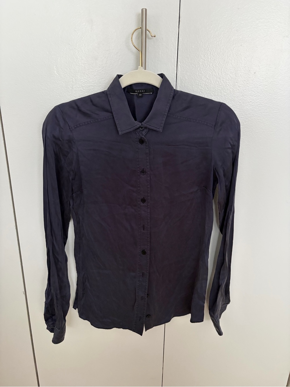 Gucci Women’s Navy Satin Button Up Blouse Shirt Size 40